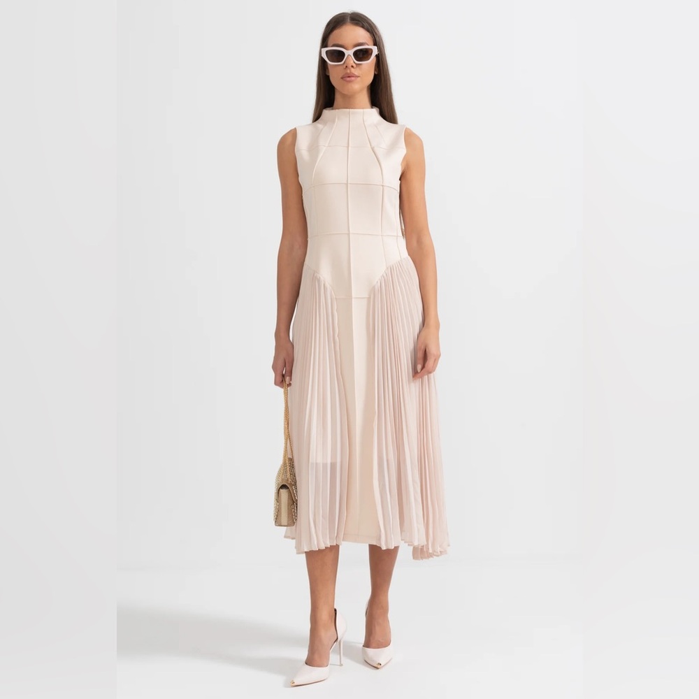 Sleeveless Pleated Midi Dress in Blush